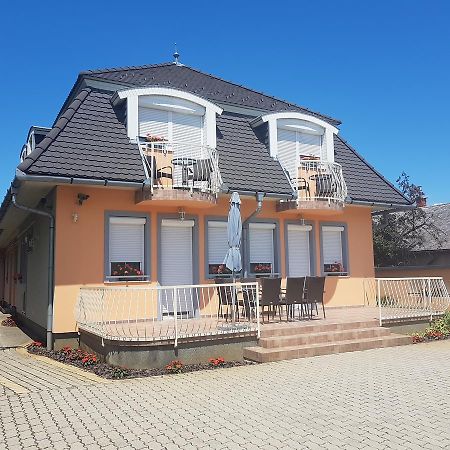 Richie Ii. Apartman Lägenhet Siófok Exteriör bild