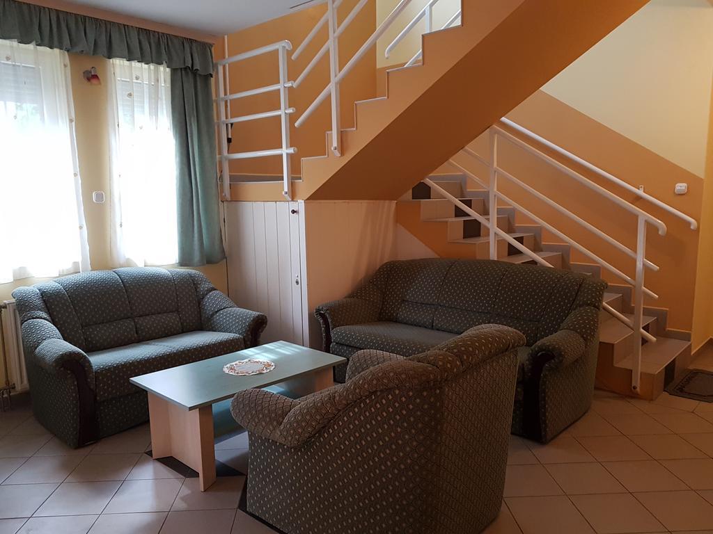 Richie Ii. Apartman Lägenhet Siófok Exteriör bild